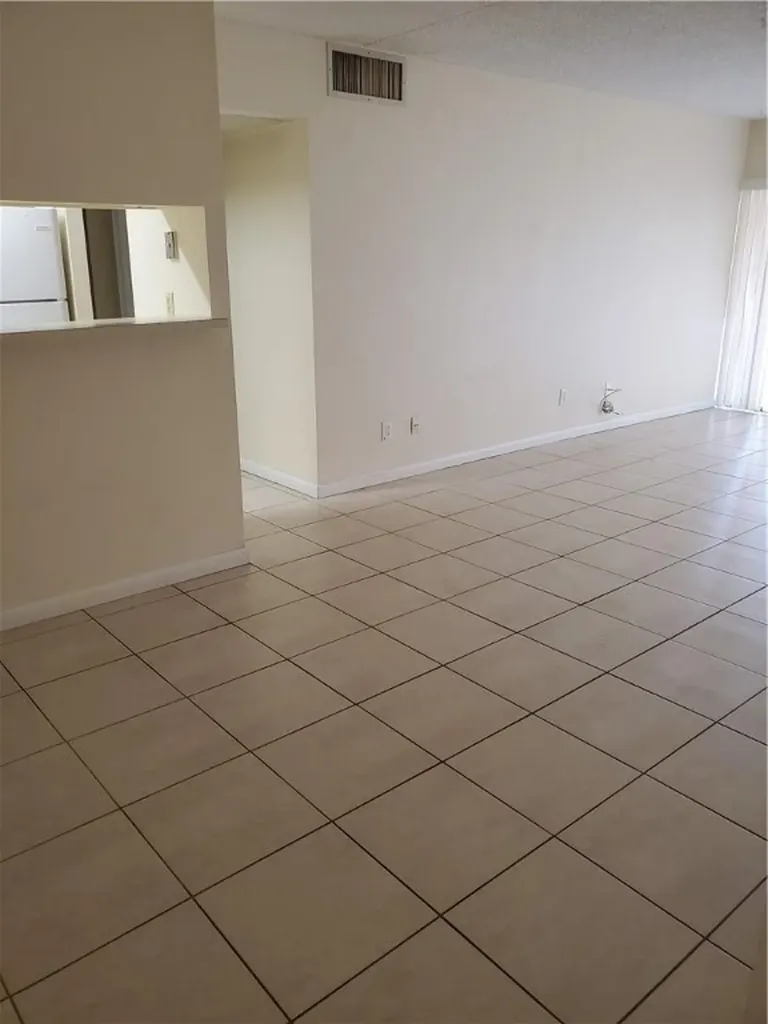 5911 Washington Street Hollywood FL 33023