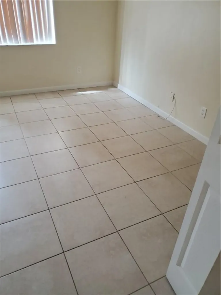 5911 Washington Street Hollywood FL 33023