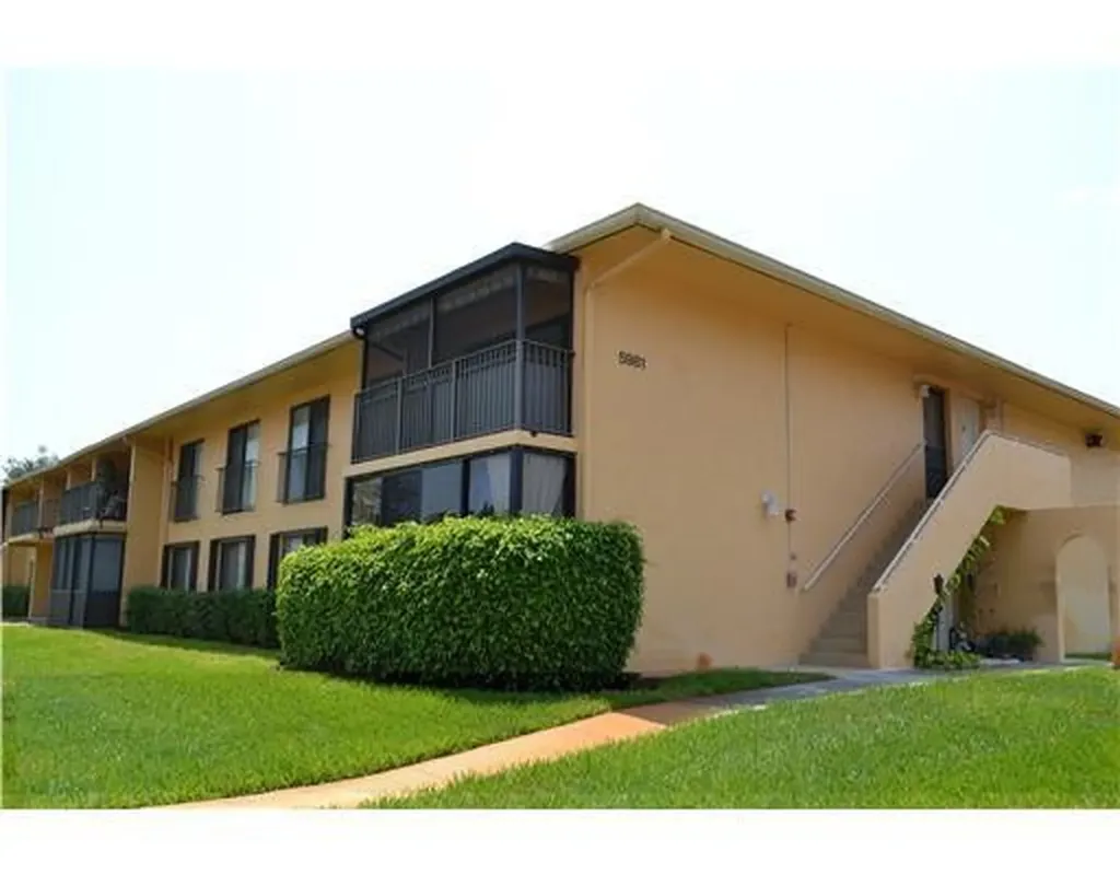 5911 Washington Street Hollywood FL 33023