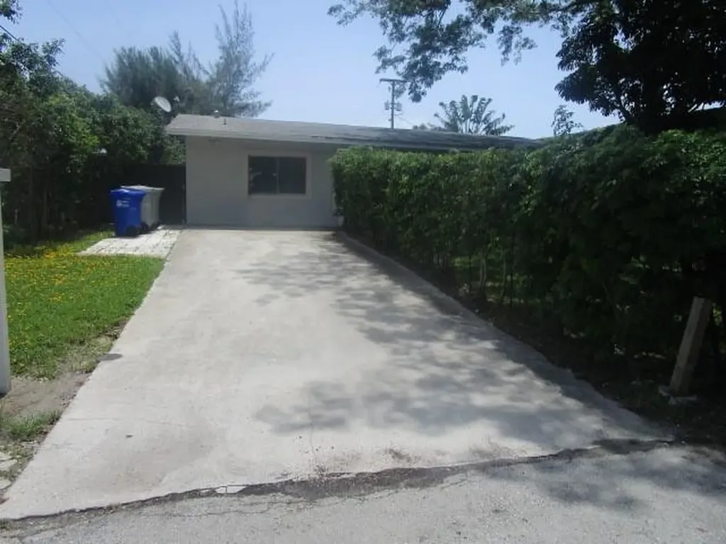 1620 NE 1st Avenue Pompano Beach FL 33060
