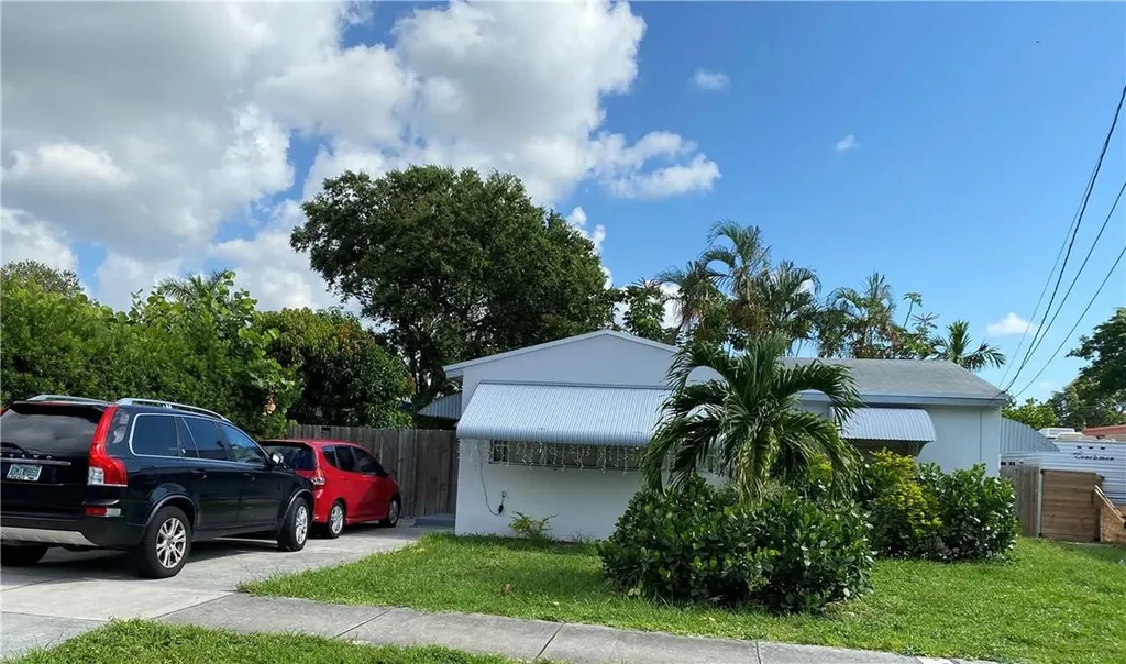 640 SW 6th Street Hallandale Beach FL 33009