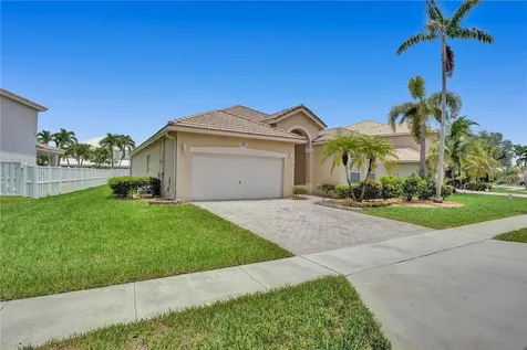649 SW 168th Way Pembroke Pines FL 33027