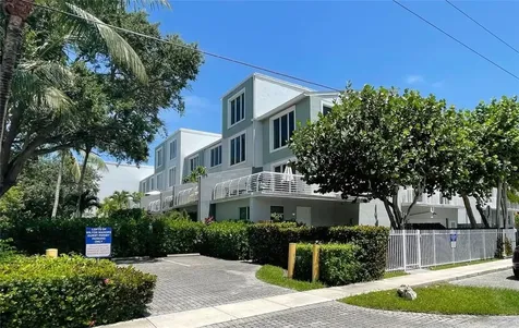 2758 NE 8th Avenue Wilton Manors FL 33334