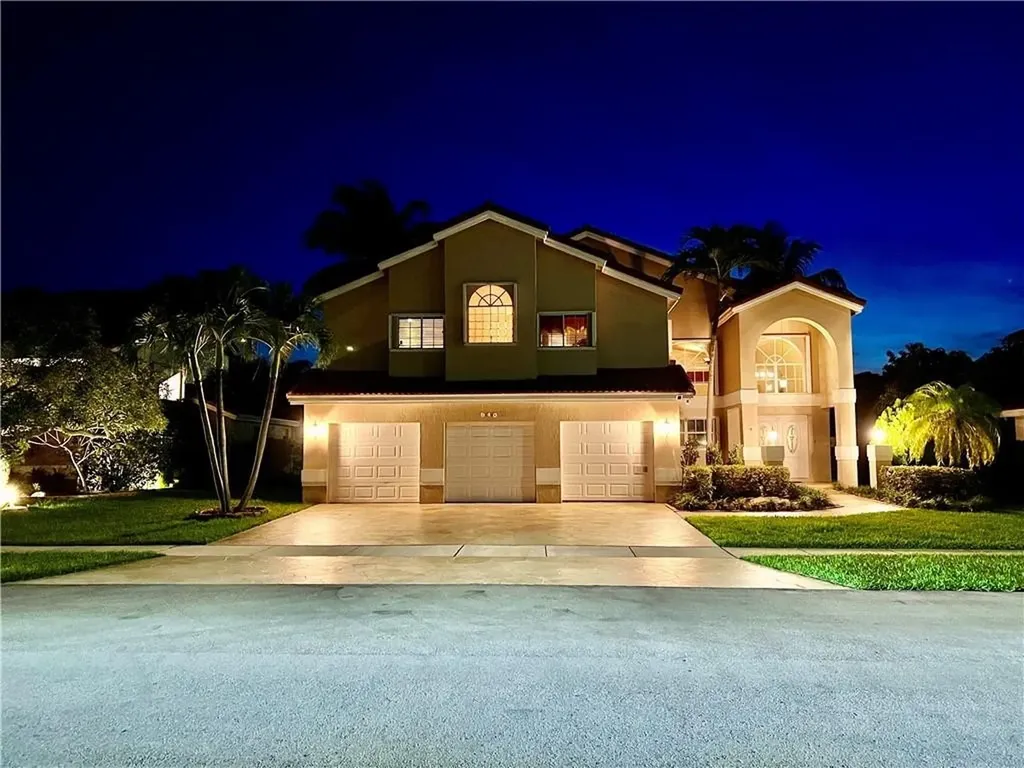940 NW 202nd Lane Pembroke Pines FL 33029