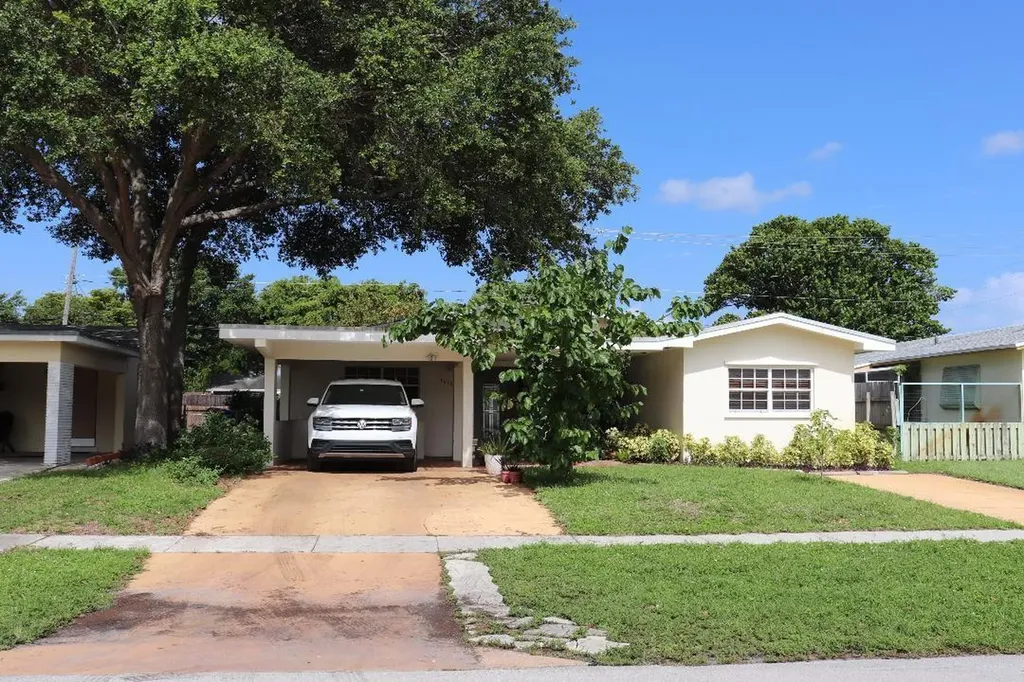1816 N 41st Avenue Hollywood FL 33021