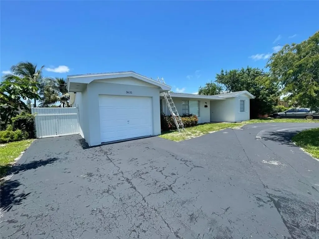 3631 NW 28th Street Lauderdale Lakes FL 33311