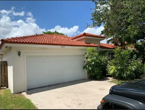 8332 SW 44th Place Davie FL 33328