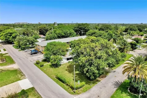 2723 Pierce Street Hollywood FL 33020