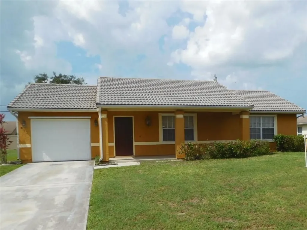 611 SW Stillman Avenue Port St Lucie FL 34953