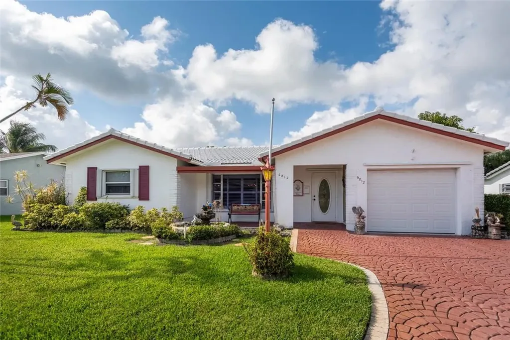 6812 NW 76th Court Tamarac FL 33321