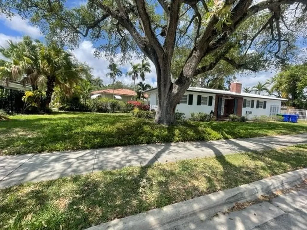 828 NE 76th Street Miami FL 33138