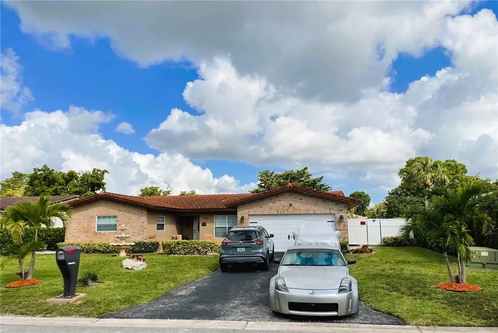 1722 NW 85th Drive Coral Springs FL 33071