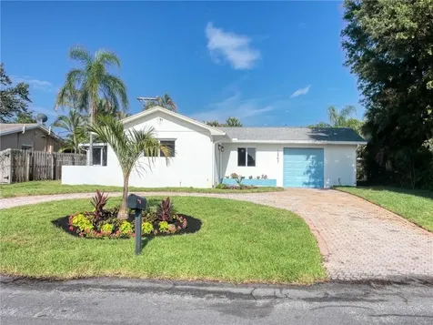 2865 SE 1st Place Boynton Beach FL 33435