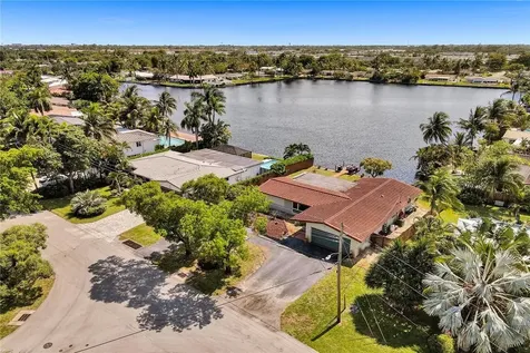 4841 NE 15th Terrace Oakland Park FL 33334