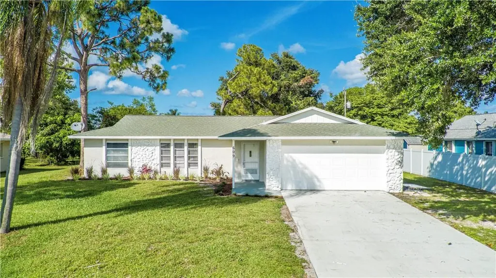 609 NE Larkspur Lane Port St Lucie FL 34983