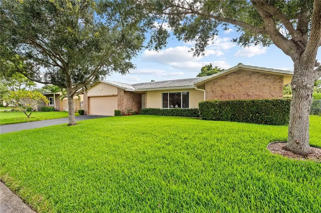 2719 NW 122nd Avenue Coral Springs FL 33065