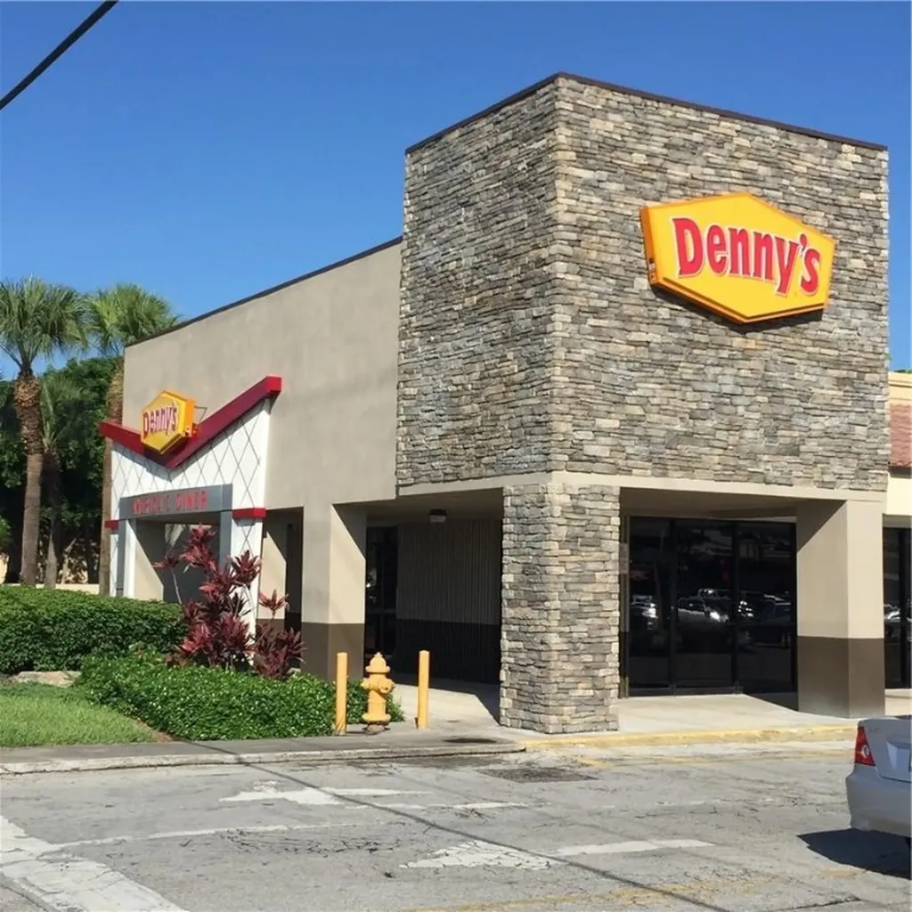 18606 NW 67th Avenue Hialeah FL 33015