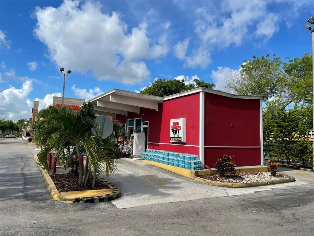 18606 NW 67th Avenue Hialeah FL 33015