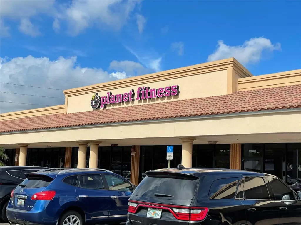 18606 NW 67th Avenue Hialeah FL 33015