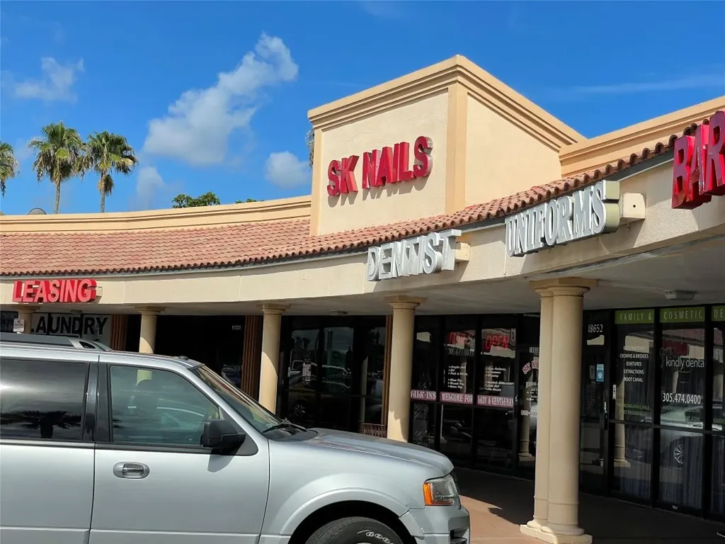18606 NW 67th Avenue Hialeah FL 33015