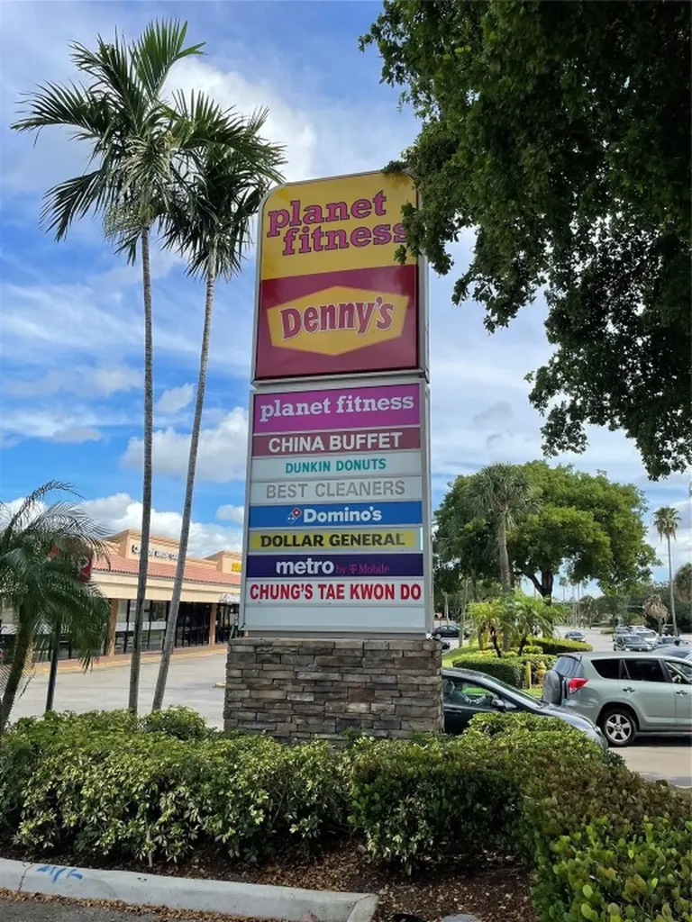 18606 NW 67th Avenue Hialeah FL 33015