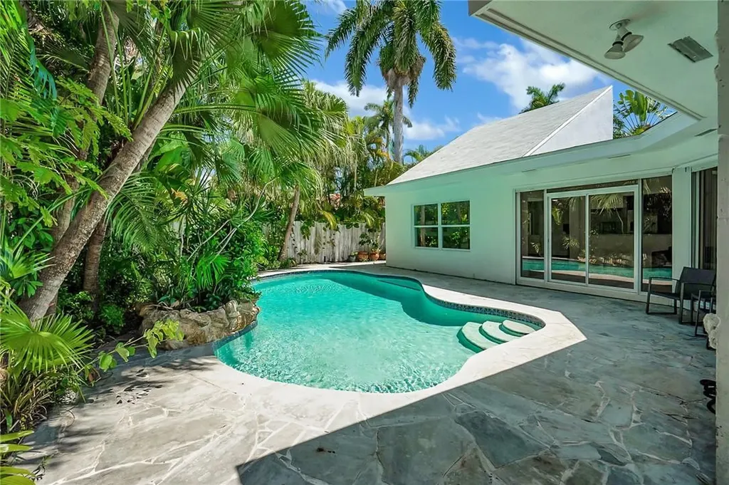 7610 Center Bay Drive North Bay Village FL 33141
