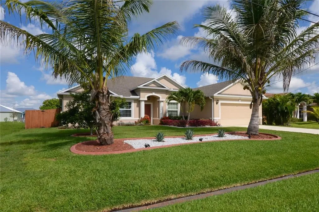 5824 NW Dana Circle Port St Lucie FL 34986