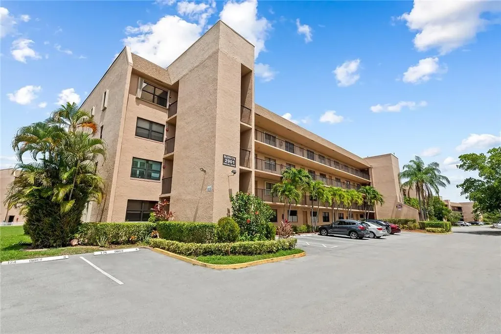 2901 N Nob Hill Road Sunrise FL 33322