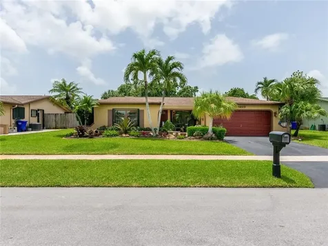 8830 NW 5th Street Pembroke Pines FL 33024