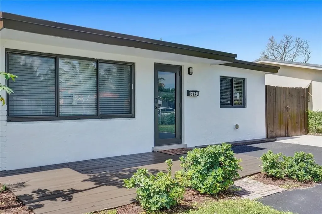 6740 Scott Street Hollywood FL 33024