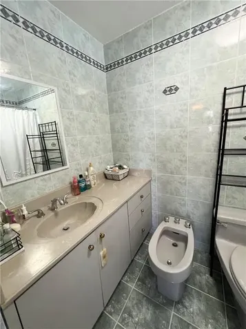 225 E 41st Street Hialeah FL 33013