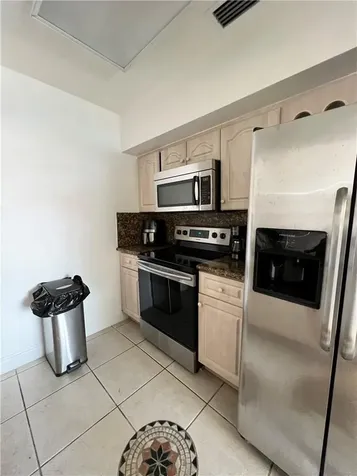 225 E 41st Street Hialeah FL 33013