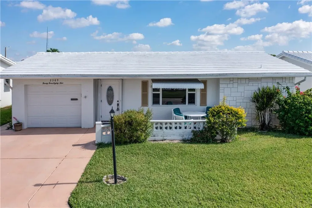 2389 SW 13th Avenue Boynton Beach FL 33426