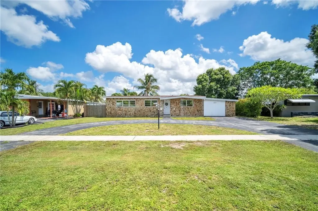 6870 NW 14th Court Plantation FL 33313