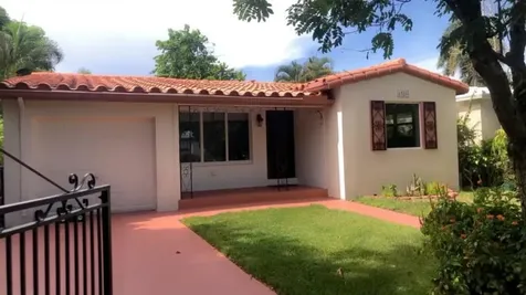 1529 Hayes Street Hollywood FL 33020