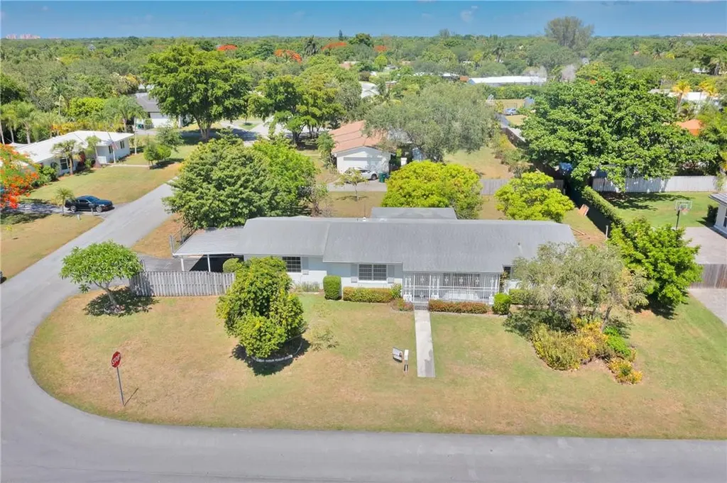 17051 SW 85th Avenue Palmetto Bay FL 33157