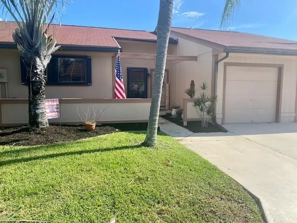 26 Walcott Drive Boynton Beach FL 33426