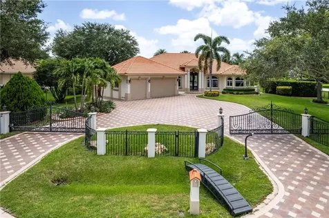 800 NW 115th Avenue Plantation FL 33325