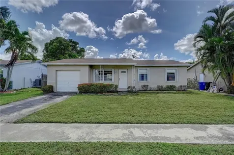 302 SW 78th Avenue North Lauderdale FL 33068