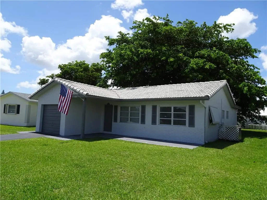 9408 NW 73rd Street Tamarac FL 33321