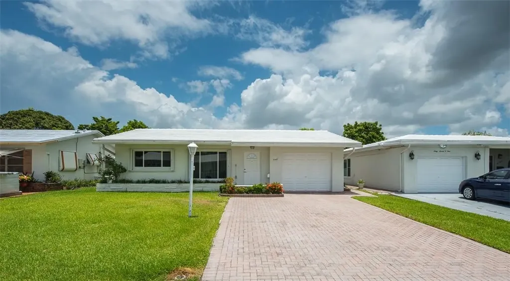 6707 NW 71st Street Tamarac FL 33321