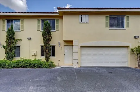 182 SE 2nd Street Deerfield Beach FL 33441