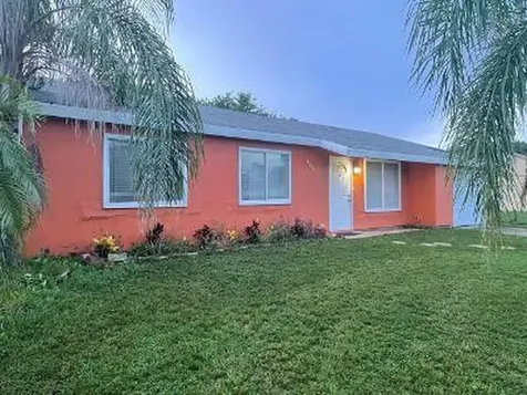 1648 SE Burgundy Lane Port St Lucie FL 34952