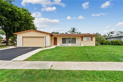 2041 NW 86th Avenue Pembroke Pines FL 33024
