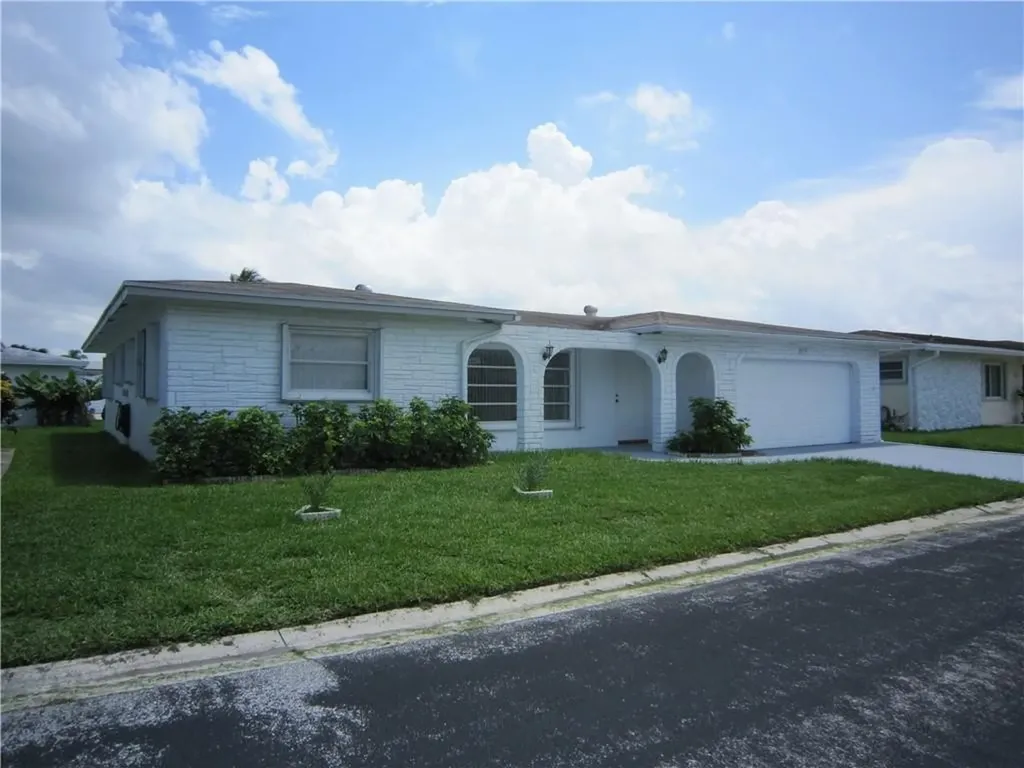 7250 NW 7th Street Margate FL 33063