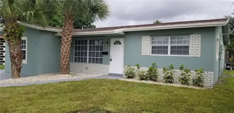 881 SW 66th Avenue North Lauderdale FL 33068