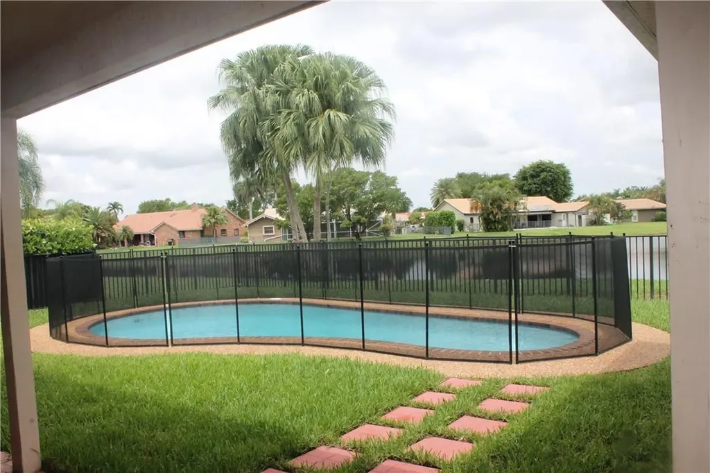 1028 NW 110th Lane Coral Springs FL 33071