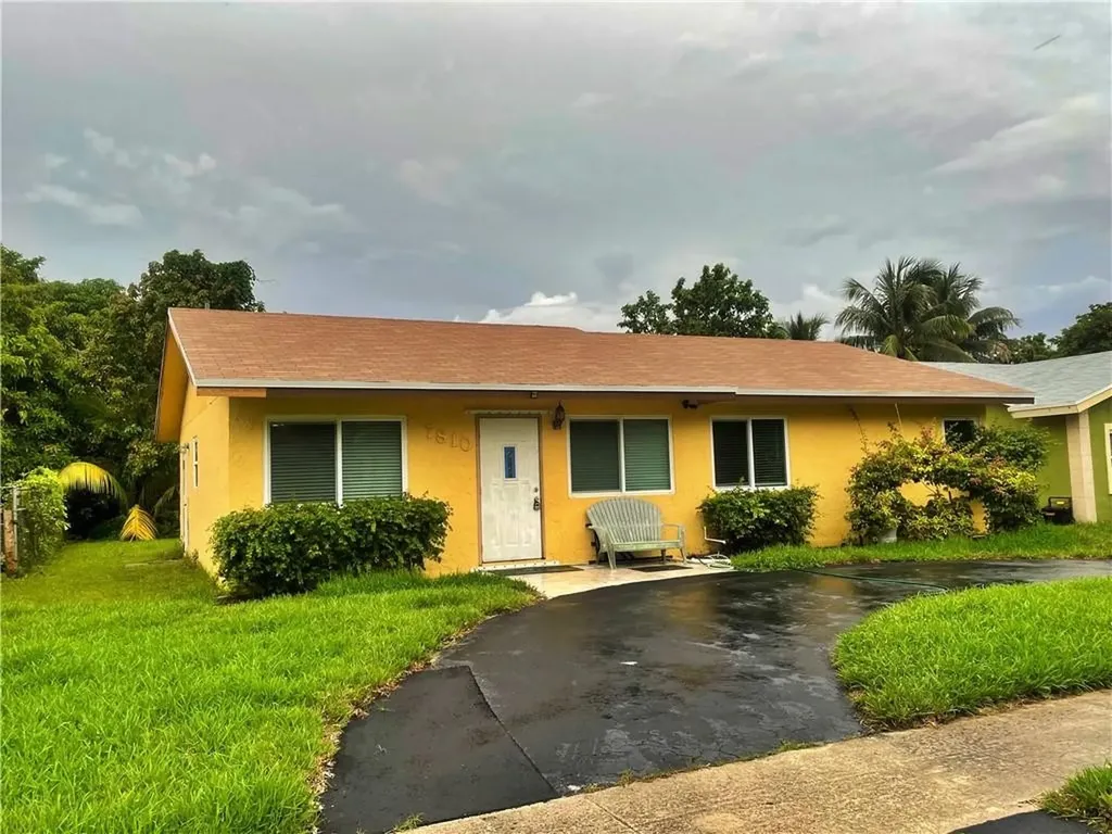 7810 SW 7th Place North Lauderdale FL 33068