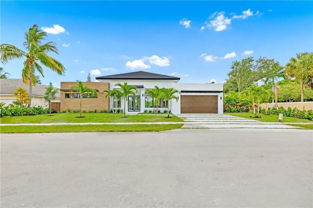 10190 SW 5th Street Plantation FL 33324