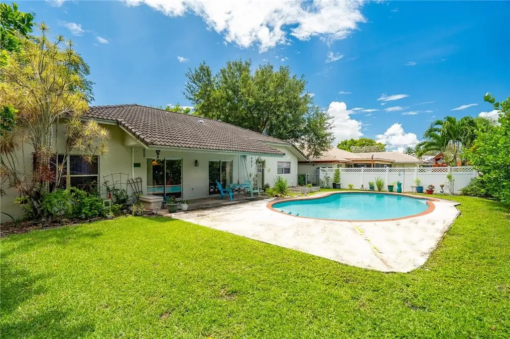 1371 NW 113th Terrace Coral Springs FL 33071